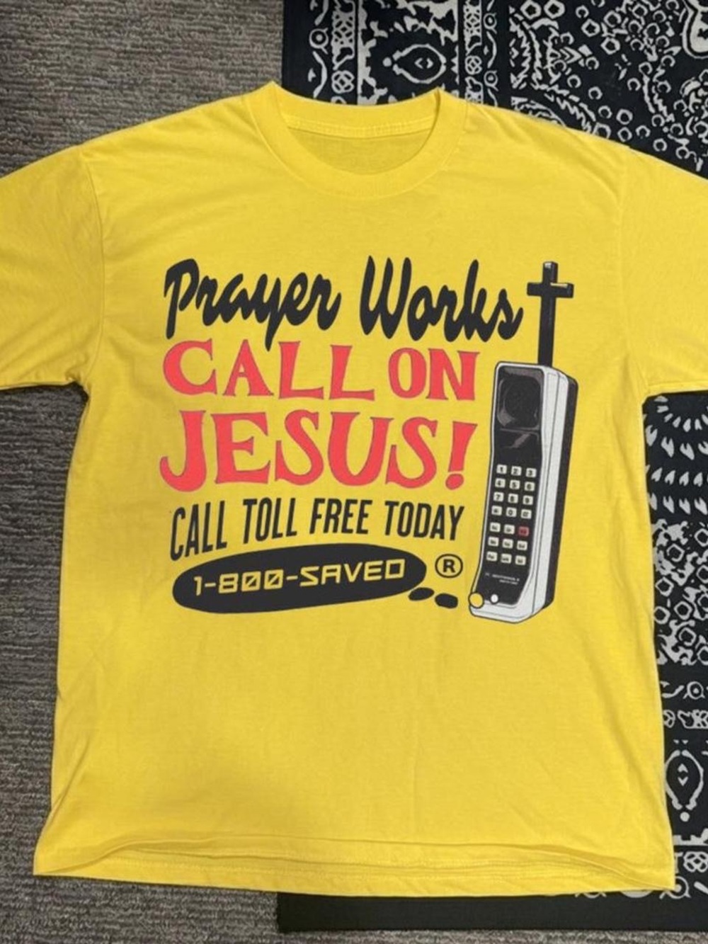Gildan Daisy Graphic T-Shirt with Phone Prayer Works Call On Jesus Design